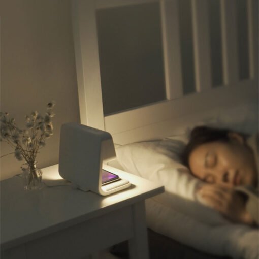 Creative 3 In 1 Bedside Lamp Wireless Charging LCD Screen Alarm Clock  Wireless Phone Charger - Imagen 7